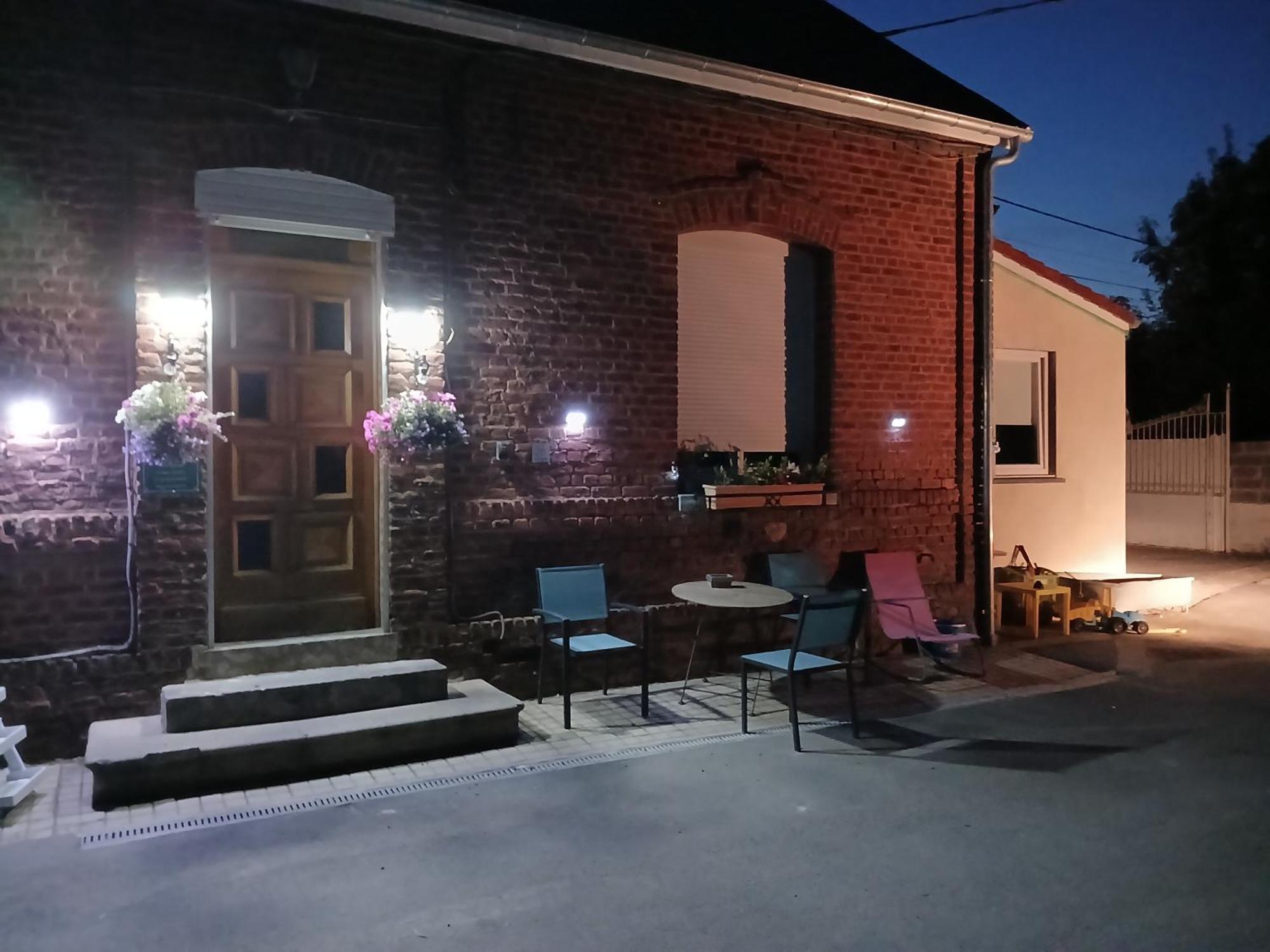 Gite A La Ferme Chez Magali Escaudoeuvres Exterior photo